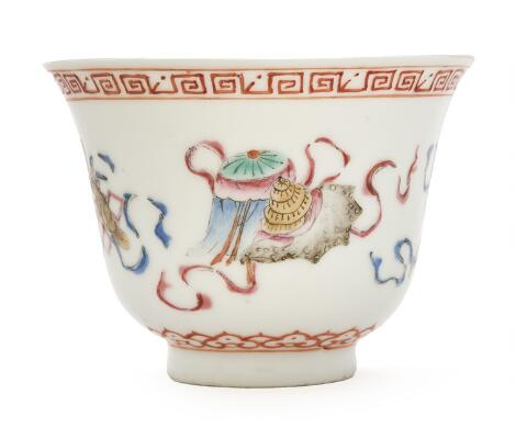 古玩陶瓷佛家八寶粉彩杯真品鑒賞圖
