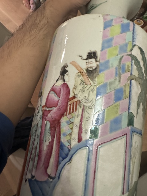 古玩陶瓷粉彩人物故事紋軟棒槌瓶真品鑒賞圖