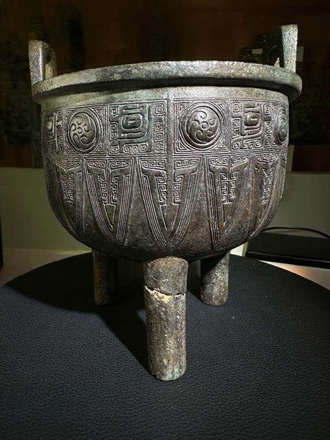 古玩銅器渦紋鼎真品鑒賞圖