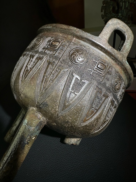 古玩銅器渦紋鼎真品鑒賞圖