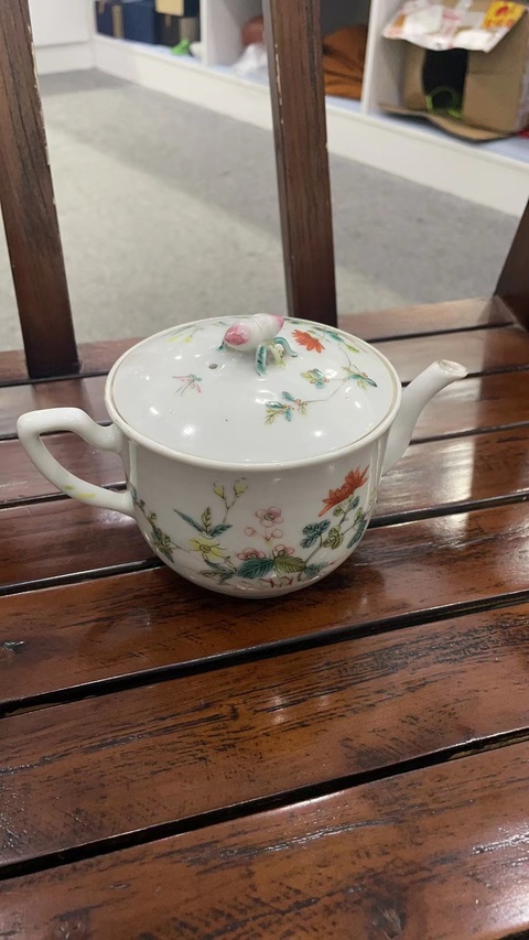 古玩陶瓷粉彩花卉紋參壺真品鑒賞圖