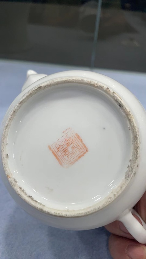 古玩陶瓷粉彩花卉紋參壺真品鑒賞圖