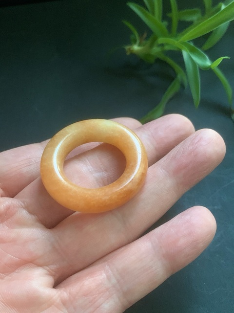 古玩玉器清代天然翡翠雕“素紋環”拍賣，當前價格21800元