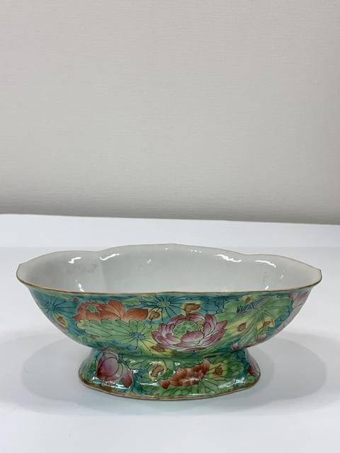 古玩陶瓷金玉滿堂花卉紋粉彩海棠型貢碗真品鑒賞圖