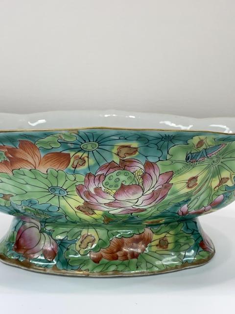 古玩陶瓷金玉滿堂花卉紋粉彩海棠型貢碗真品鑒賞圖
