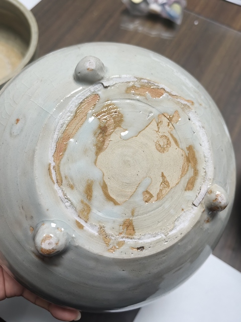 古玩陶瓷青釉三足爐真品鑒賞圖