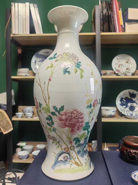古玩陶瓷洪憲年制款粉彩觀音瓶真品鑒賞圖