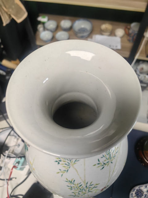 古玩陶瓷洪憲年制款粉彩觀音瓶真品鑒賞圖