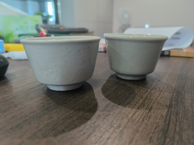 古玩陶瓷白釉唇口杯真品鑒賞圖