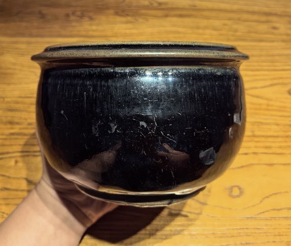 古玩陶瓷明磁州窯黑釉藍毫折沿缽拍賣,當前價格136元