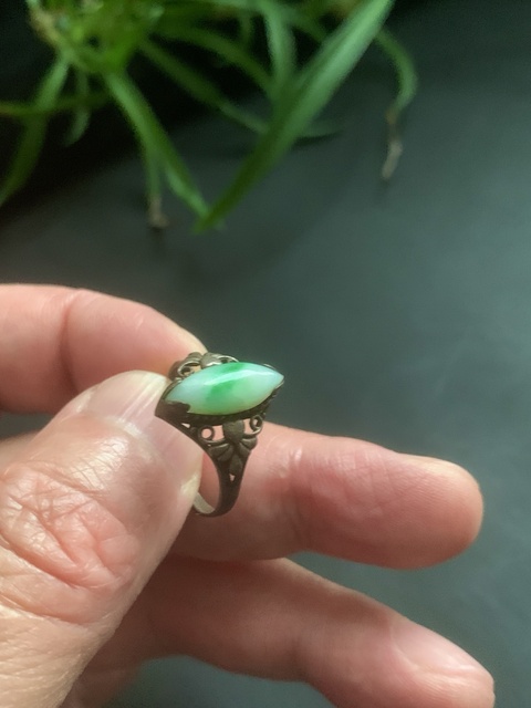 古玩玉器清代翡翠鑲嵌戒指拍賣，當(dāng)前價(jià)格3800元
