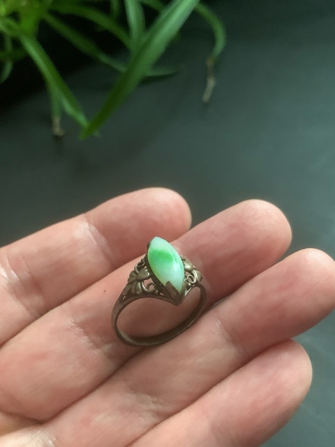 古玩玉器清代翡翠鑲嵌戒指拍賣，當(dāng)前價(jià)格3800元