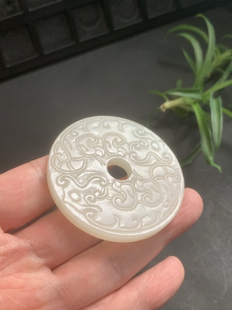古玩玉器幾十年和田玉雕“虺龍紋璧”拍賣，當(dāng)前價(jià)格5500元