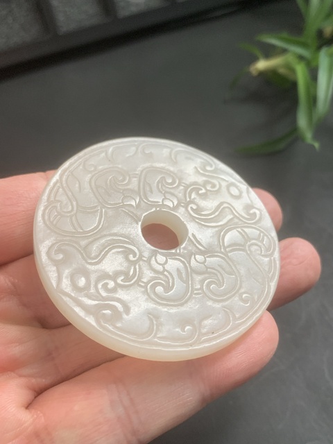 古玩玉器幾十年和田玉雕“虺龍紋璧”拍賣，當(dāng)前價(jià)格5500元