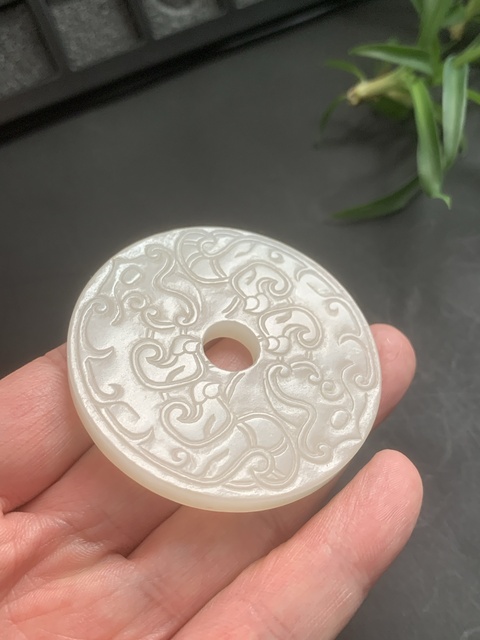古玩玉器幾十年和田玉雕“虺龍紋璧”拍賣，當(dāng)前價(jià)格5500元