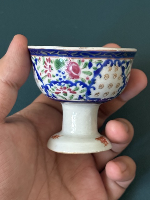 古玩陶瓷清·乾嘉花卉紋高足杯拍賣,當前價格1300元