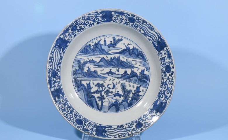 古玩陶瓷明萬歷 青花山水紋折沿盤真品鑒賞圖