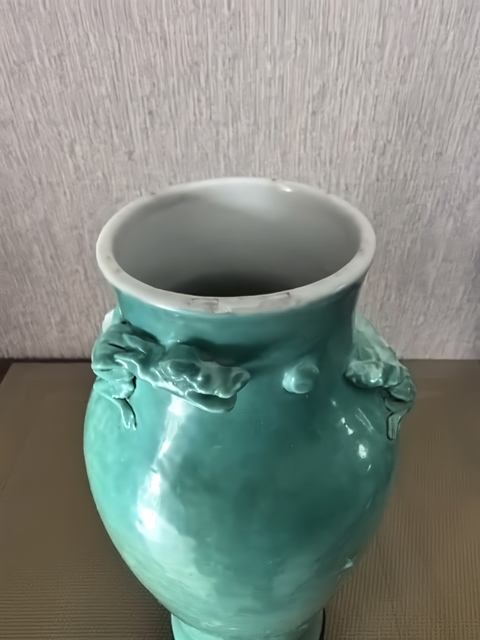 古玩陶瓷綠釉堆塑螭龍瓶真品鑒賞圖