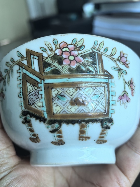 古玩陶瓷博古圖粉彩茶圓真品鑒賞圖