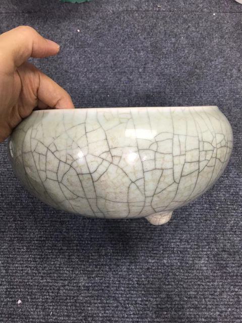 古玩陶瓷仿官釉三足爐真品鑒賞圖