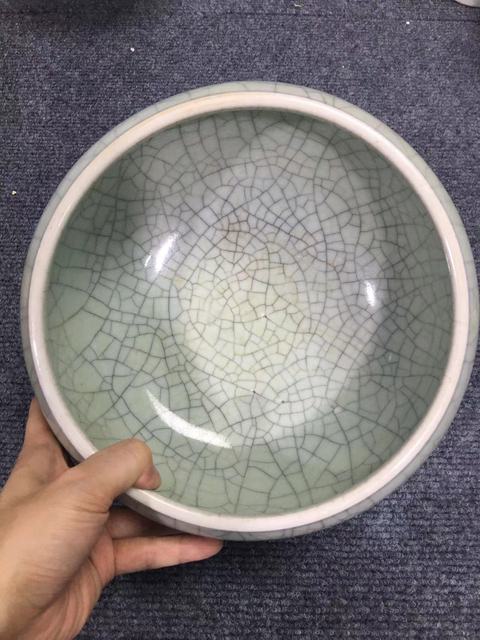 古玩陶瓷仿官釉三足爐真品鑒賞圖