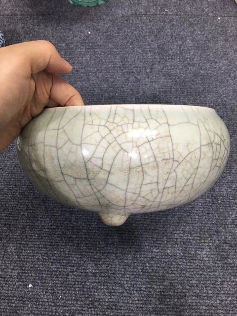 古玩陶瓷仿官釉三足爐真品鑒賞圖