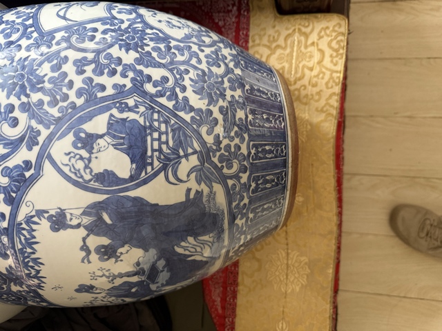 古玩陶瓷仕女花卉紋青花缸真品鑒賞圖
