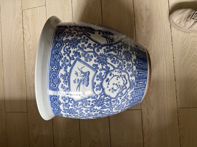 古玩陶瓷仕女花卉紋青花缸真品鑒賞圖