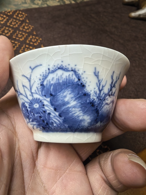 古玩陶瓷煨瓷青花蟲草紋杯真品鑒賞圖