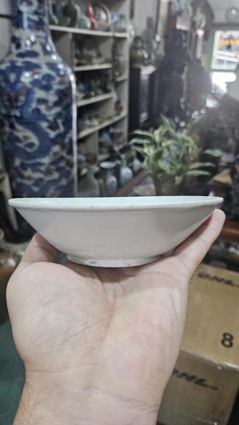 古玩陶瓷邢窯白瓷唇口碗真品鑒賞圖