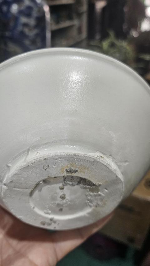 古玩陶瓷邢窯白瓷唇口碗真品鑒賞圖