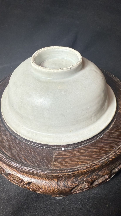 古玩陶瓷龍泉青瓷折沿碗真品鑒賞圖