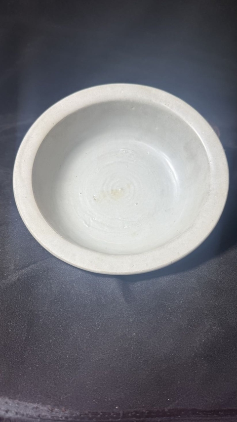 古玩陶瓷龍泉青瓷折沿碗真品鑒賞圖