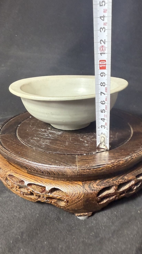 古玩陶瓷龍泉青瓷折沿碗真品鑒賞圖