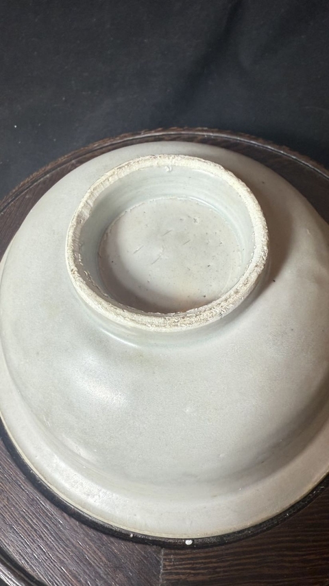古玩陶瓷龍泉青瓷折沿碗真品鑒賞圖