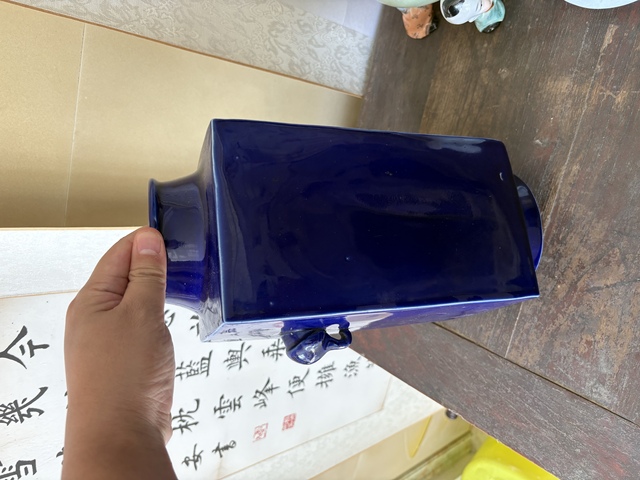 古玩陶瓷茄皮紫釉琮式瓶真品鑒賞圖