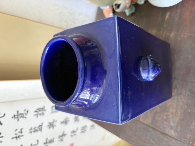 古玩陶瓷茄皮紫釉琮式瓶真品鑒賞圖