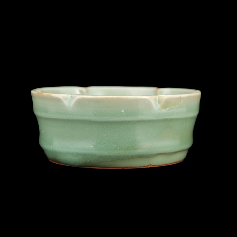 古玩陶瓷龍泉窯花口洗真品鑒賞圖