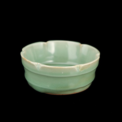 古玩陶瓷龍泉窯花口洗真品鑒賞圖