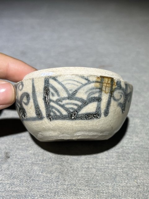 古玩陶瓷青花花卉紋粉盒真品鑒賞圖