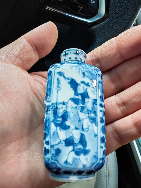 古玩陶瓷青花人物四方鼻煙壺真品鑒賞圖