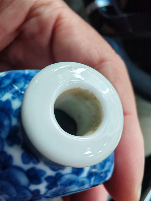 古玩陶瓷青花人物四方鼻煙壺真品鑒賞圖