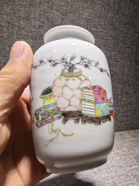 古玩陶瓷博古圖粉彩燈籠瓶真品鑒賞圖