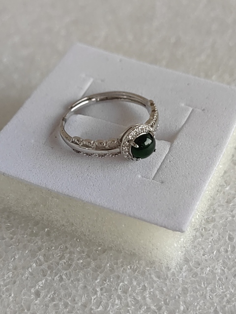 古玩玉器天然翡翠鑲嵌戒指拍賣,當(dāng)前價格398元