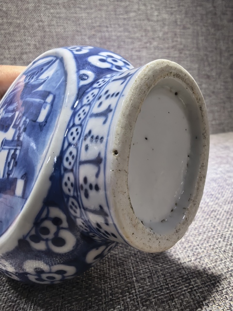 古玩陶瓷仕女紋青花抱月瓶真品鑒賞圖