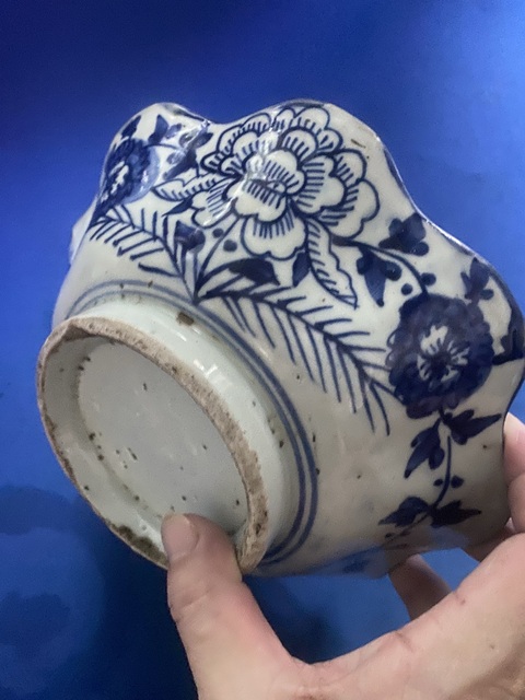 古玩陶瓷青花花卉紋花口碗真品鑒賞圖