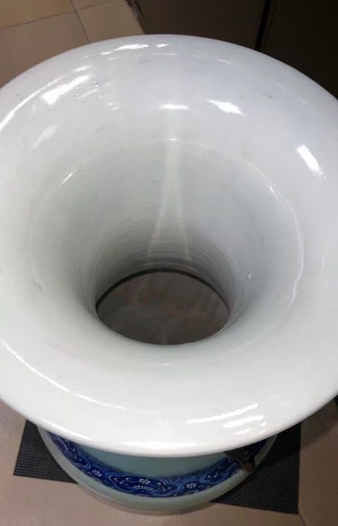 古玩陶瓷豆青釉青花瓶真品鑒賞圖
