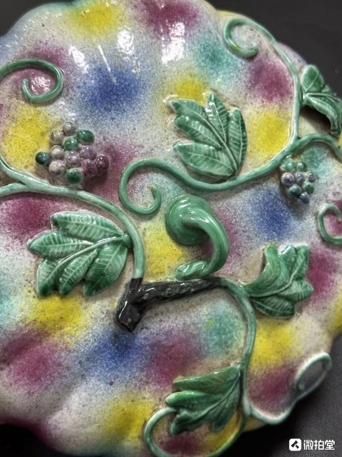 古玩陶瓷桃花凍堆花紋瓜棱調色盒真品鑒賞圖