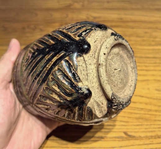 古玩陶瓷金元時期褐釉刻花罐真品鑒賞圖