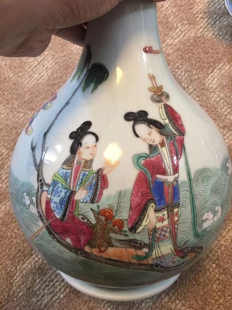 古玩陶瓷粉彩人物紋洗口瓶真品鑒賞圖